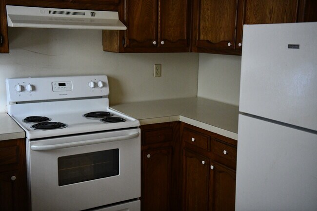 Building Photo - 755 E Boyd Dr