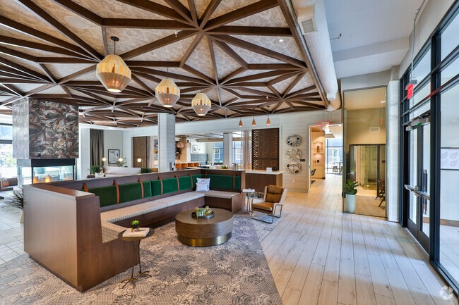 Lobby Photo - Stella