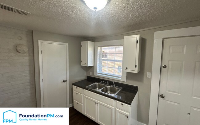 Foto del edificio - 1596 Barton St