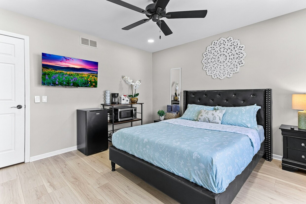 7340 Willow Oak Dr, West Bloomfield Township, MI 48324 House Rental