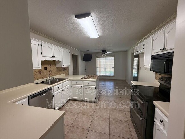 Foto del edificio - 3066 Shadow Green Ln