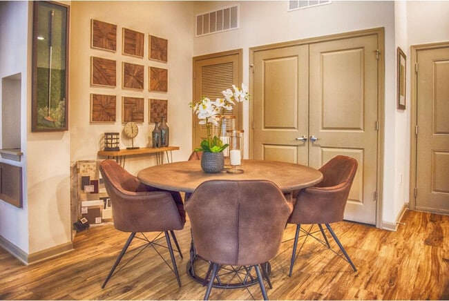 Foto del edificio - The Ironwood Luxury Apartments and Townhomes