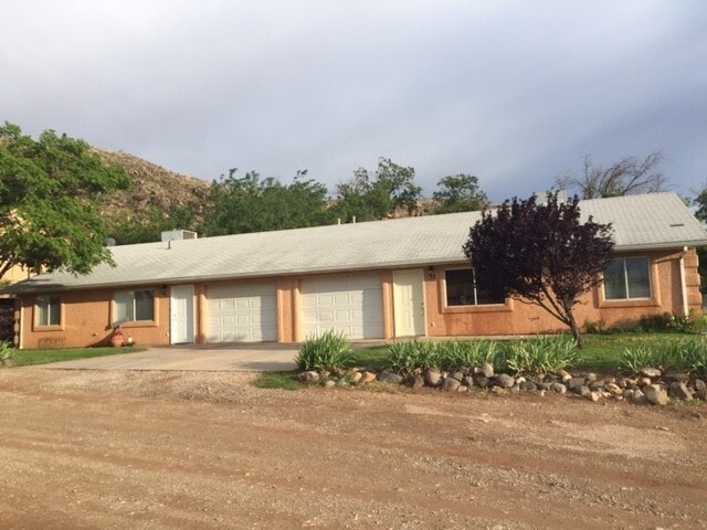 Building Photo - 38 E 140 S