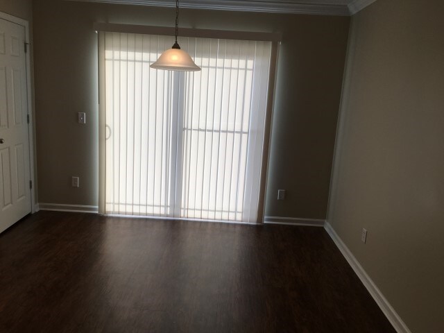 Foto del edificio - 5 Miller Pond Rd