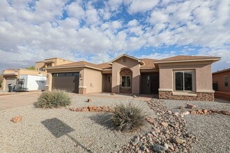 Building Photo - 557 Tierra Bella Dr