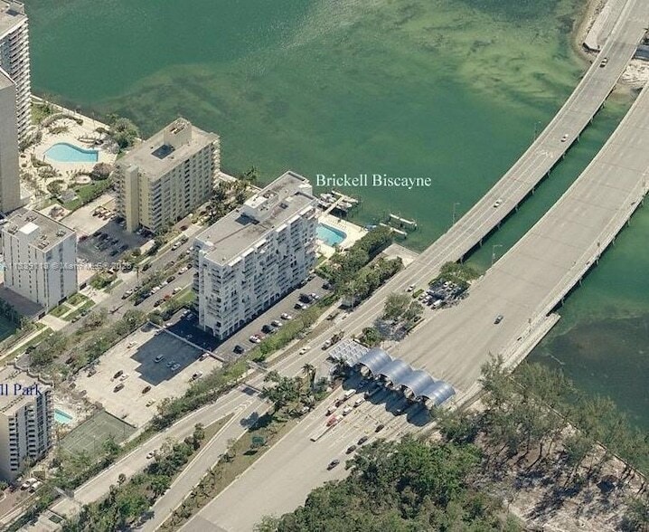 Photo - 150 SE 25th Rd