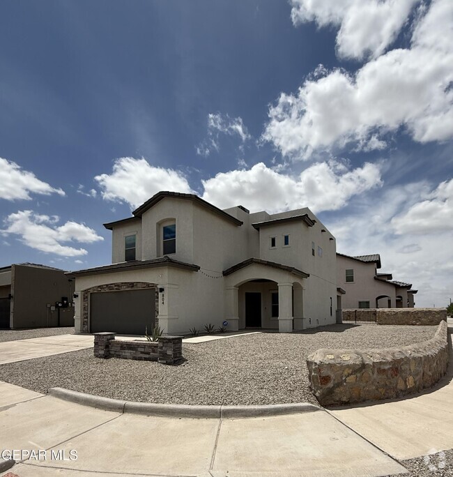 Building Photo - 804 Blingwood
