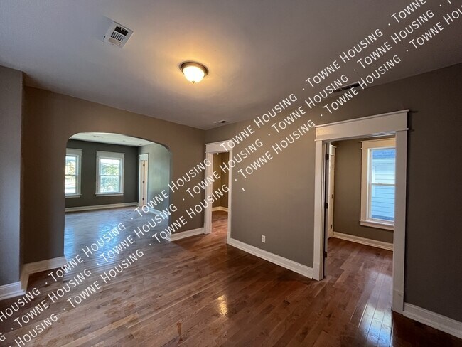Foto del edificio - 2342 Seneca St
