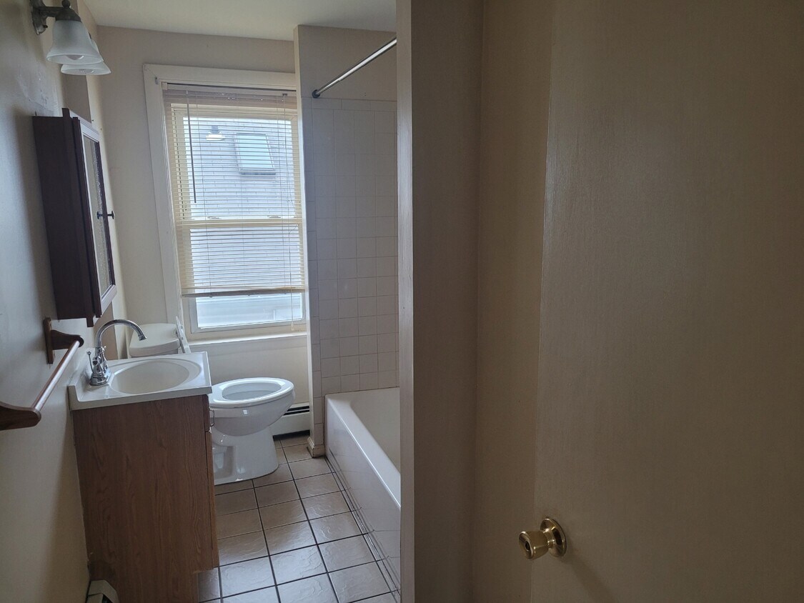 Building Photo - 147 Sumter St