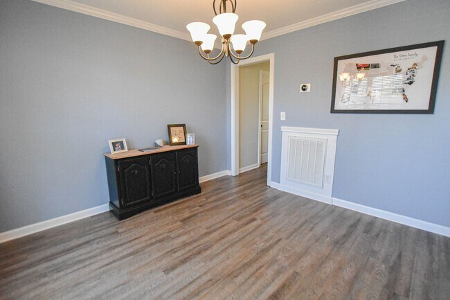 Foto del edificio - Pet Friendly Three Bedroom with Bonus!