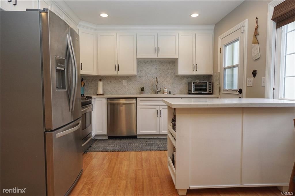 Foto principal - 4 br, 2 bath House - 9332 Nautilus Dr 1