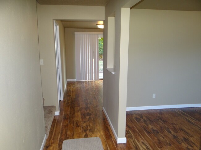 Foto del edificio - 10908 NW 3rd Ct