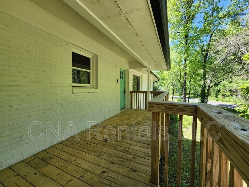 Primary Photo - 991 Woodward Cir SW