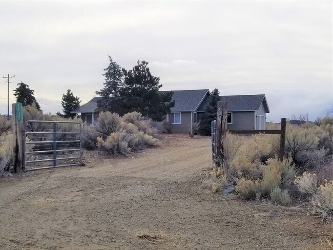 Foto del edificio - Home For Rent in Gardnerville-Fish Springs...