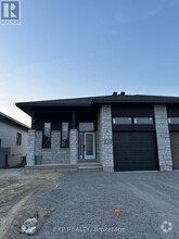 Building Photo - 826 Namur St