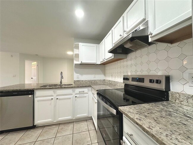 Building Photo - 7511 Seurat St