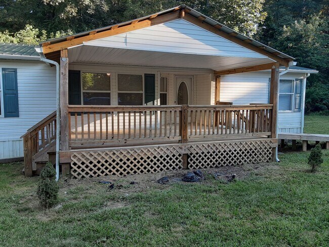 Foto del edificio - Double wide in Riner, 3 BR / 2 BA Availabl...