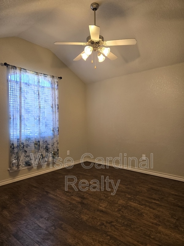 Foto del edificio - 4924 Harvard Dr