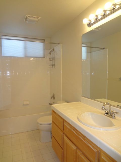 Building Photo - Gorgeous Gilroy 4 Bedroom Single Family Home