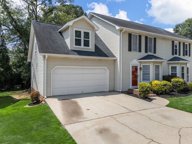 Foto del edificio - Cozy 3 Bedroom, 2.5 Bath Home with 2 Car G...