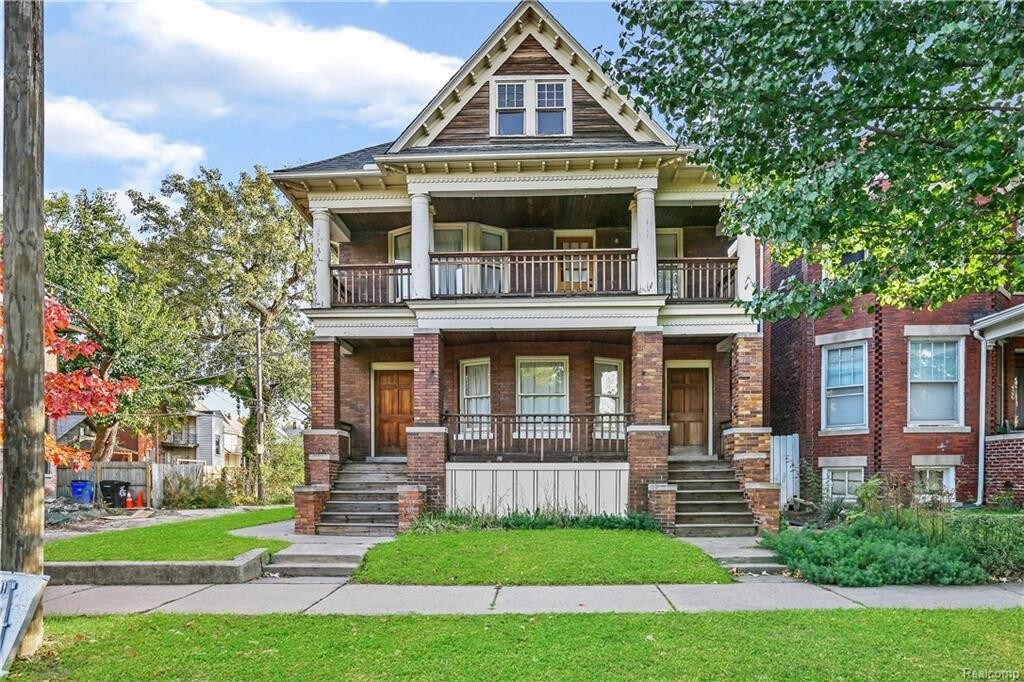 Primary Photo - 430 W Grand Blvd
