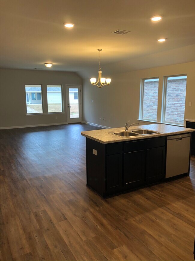 Foto del edificio - 28453 Evangeline Ln