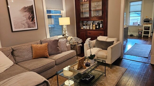 Foto del edificio - 1527 W Wellington Ave