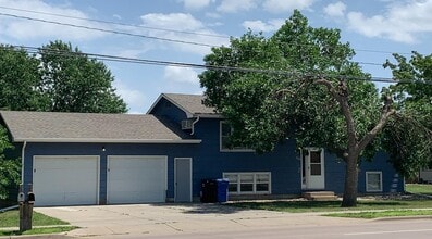 Building Photo - 3104-3106 S Marion Rd