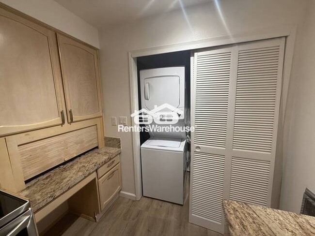 Foto del edificio - Available now