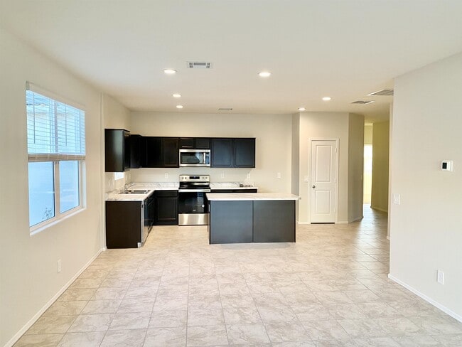 Building Photo - 405 N 20th St