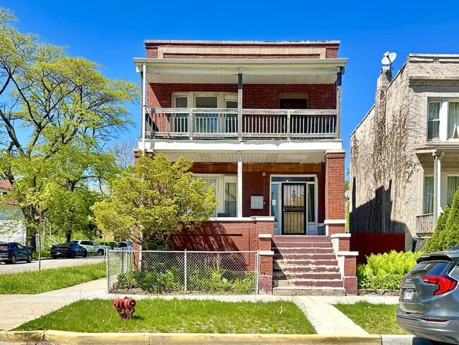 Building Photo - 2704 E 77th St