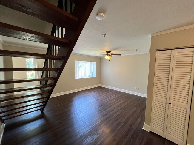 Building Photo - 7814 Shadowood Dr
