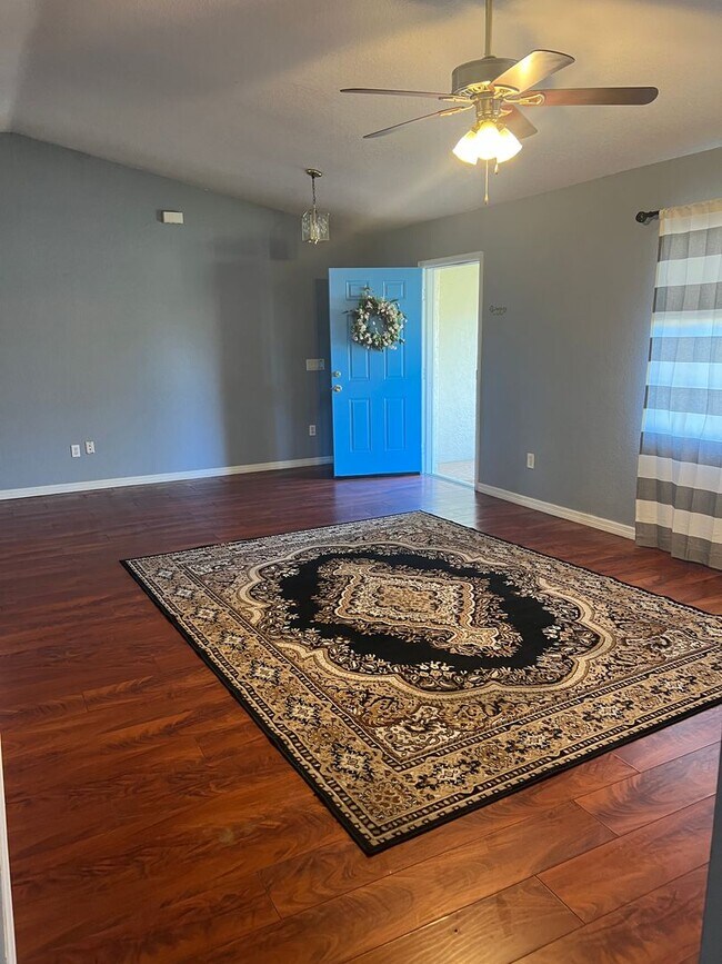 Foto del edificio - 3/2/2 with lanai in PC