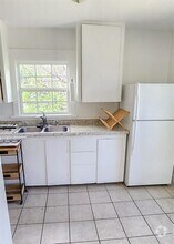 Building Photo - 1802 Lincoln Dr