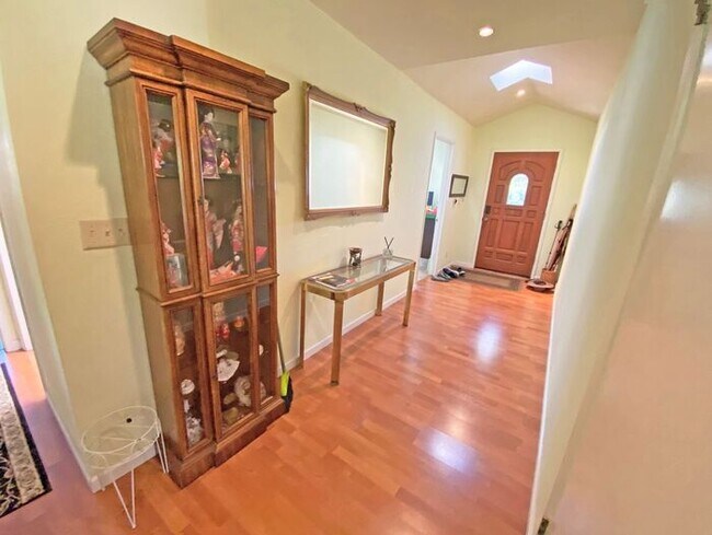 Foto del edificio - 6403 Nepo Ct