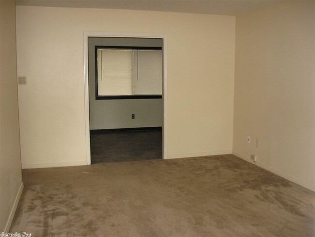 Building Photo - 11208 Charlotte Dr