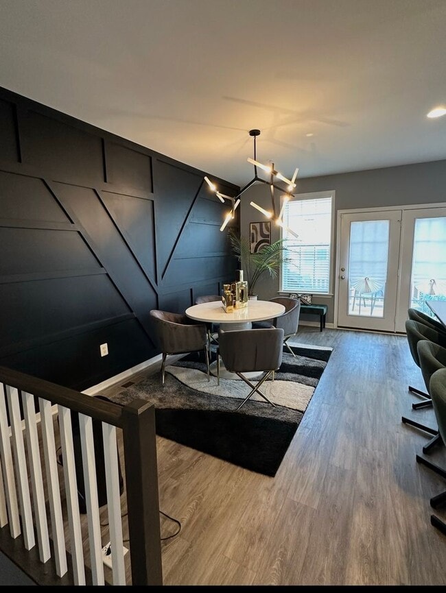 Building Photo - 3 Bedroom 2.5 Bathroom Open Floor Plan