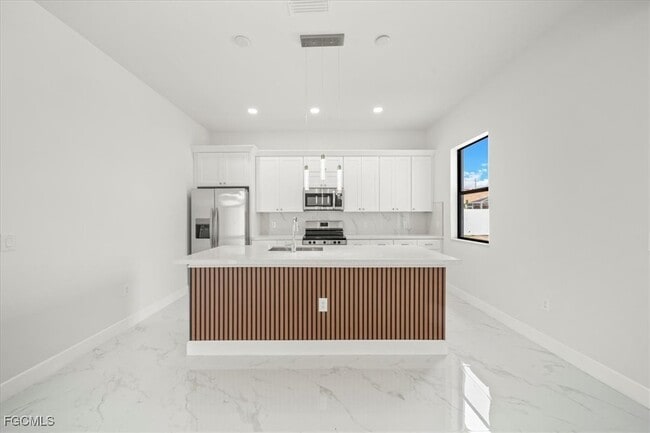 Foto del edificio - 9 NW 14th Pl