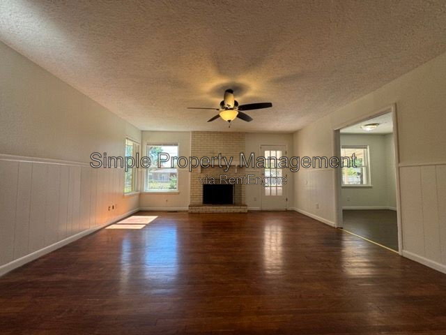 Foto del edificio - 816 Willow Ln