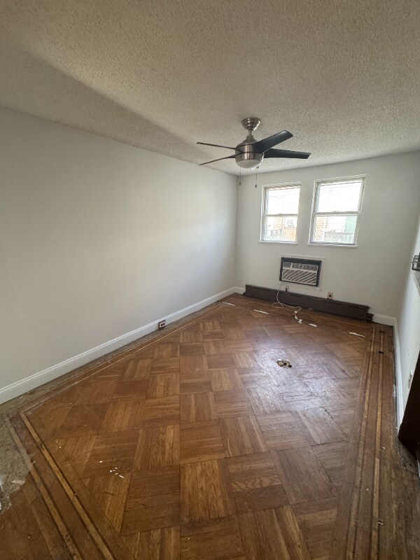 Foto del edificio - 6521 Dorel St