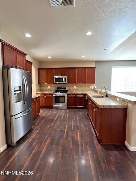 Foto del edificio - 6242 10 Mile Ct
