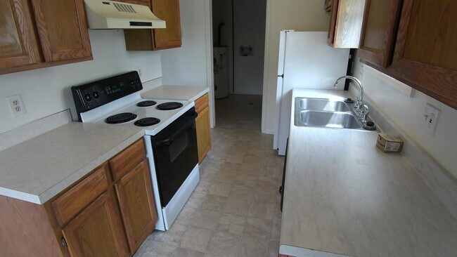 Building Photo - 1768 Meadowland Dr