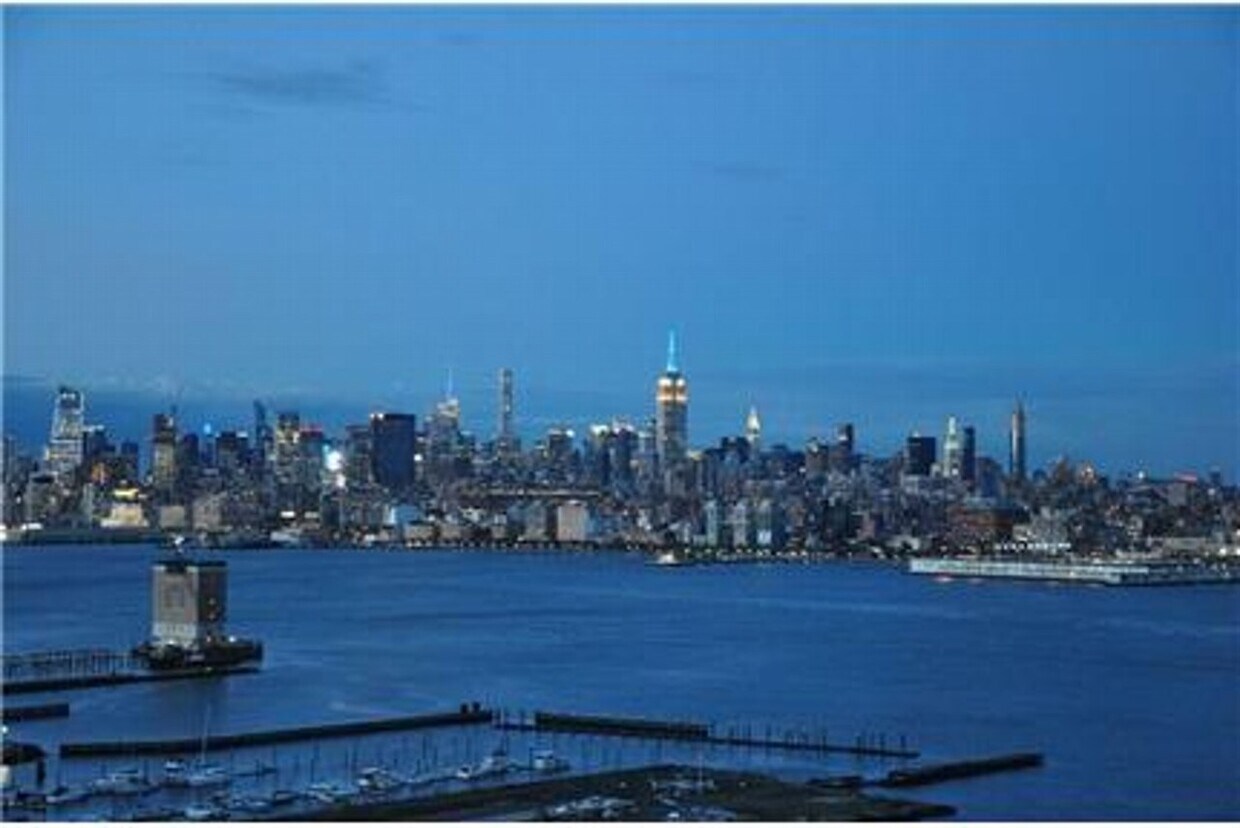 Foto principal - 65 2nd St