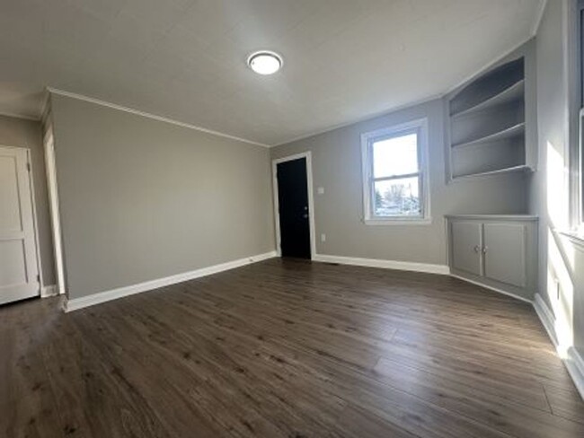 Foto del edificio - Fully renovated Three-Bedroom In Essex