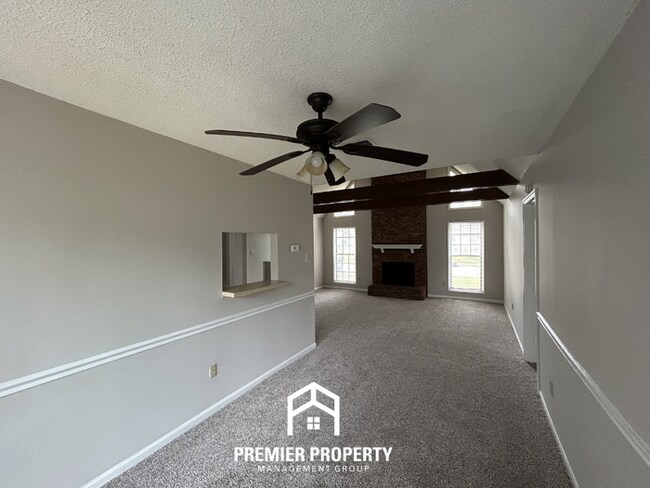 Building Photo - Stunning 3BR/2BA in Southeast Memphis | Vaulted Ceilings & Floor-to-Ceiling Fireplace