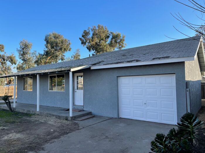 Primary Photo - 506 E Hatch Rd
