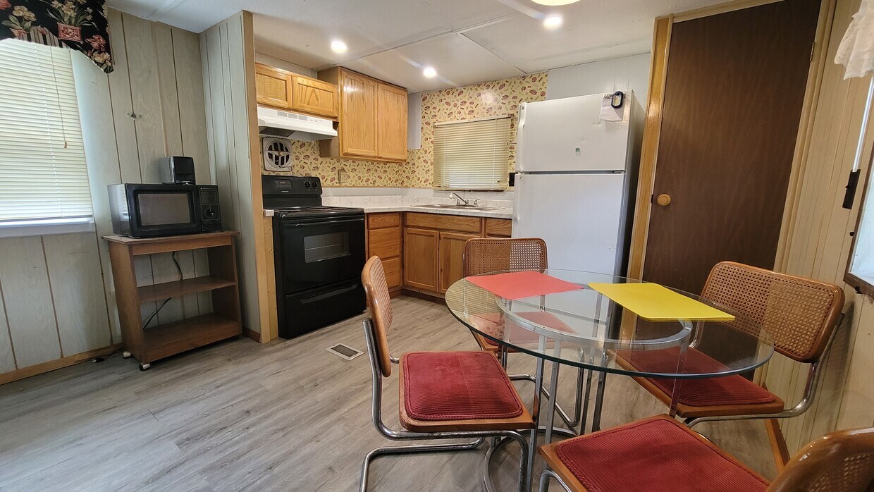 Kitchen - 18739 NE 238th Ter