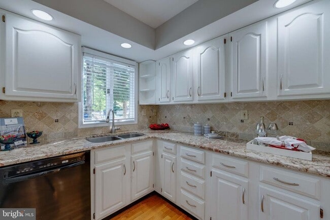 Building Photo - 4710 Old Dominion Dr