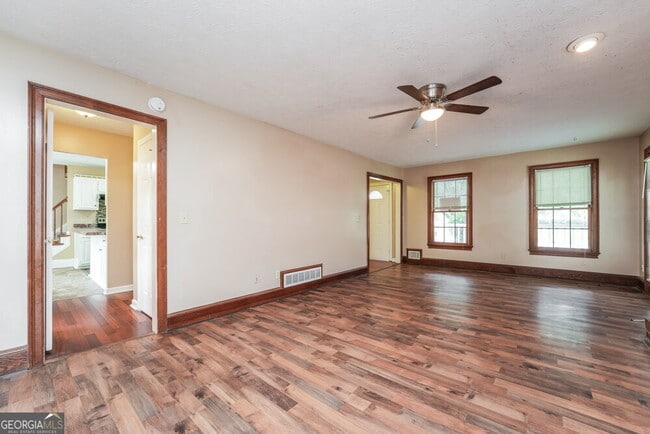 Foto del edificio - 3550 Spring Creek Cir