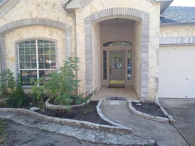 Foto del edificio - 503 Ambrose Dr